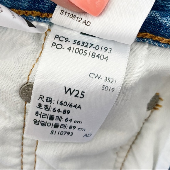 NEW Levi’s 501 High Rise Distress Shorts - Picture 9 of 11